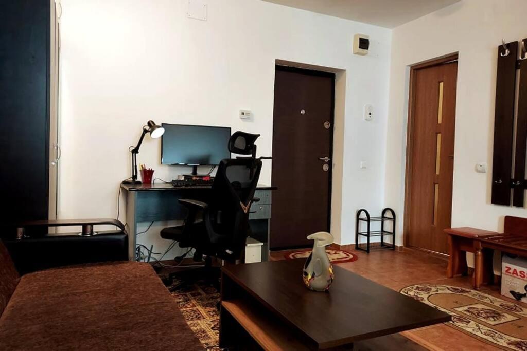Spacious quiet flat, free parking included Floreşti Exterior foto